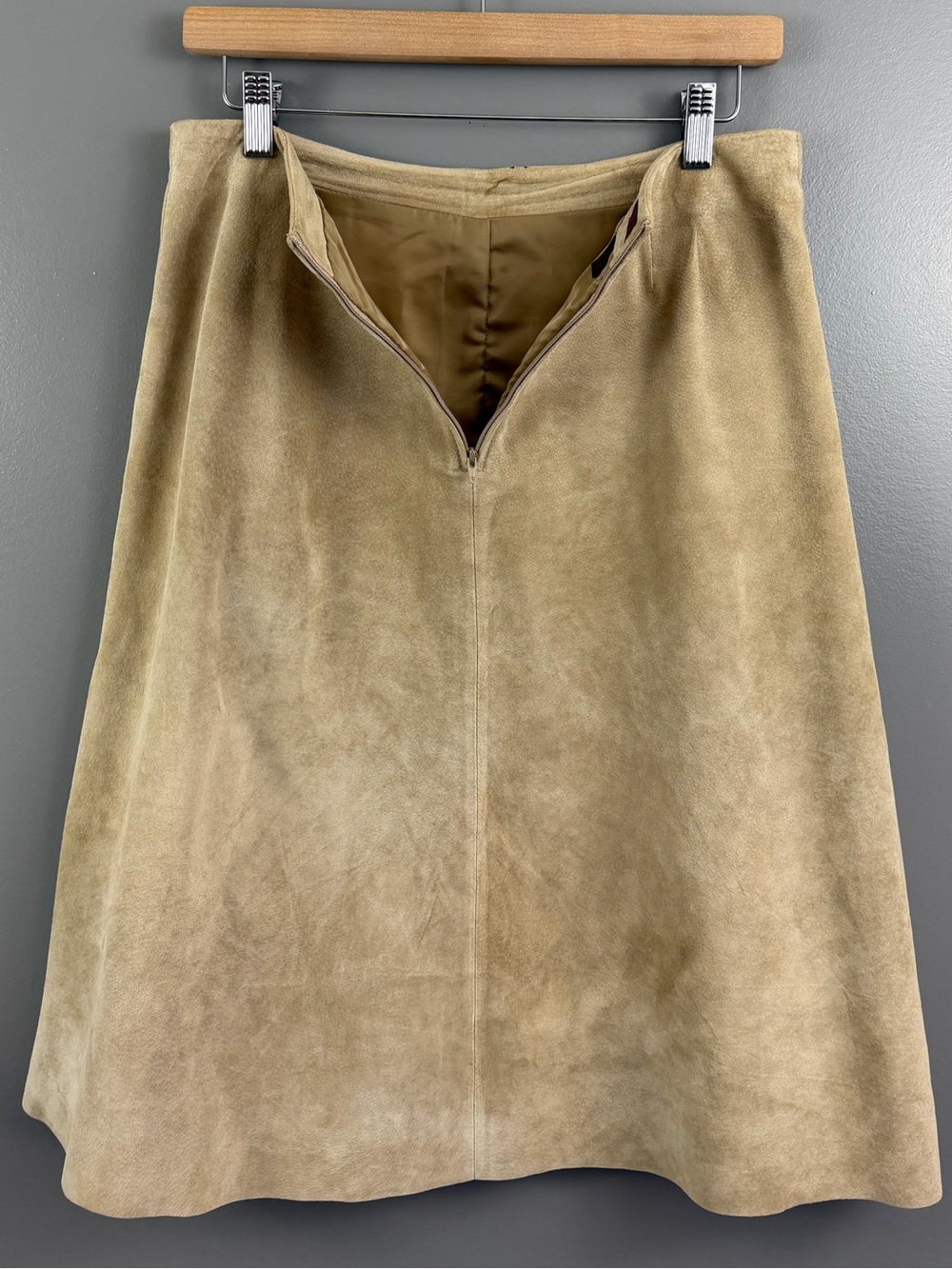 Vintage Danier Embroidered Beaded Genuine Suede Skirt Boho Western Size 6 - Picture 4 of 16